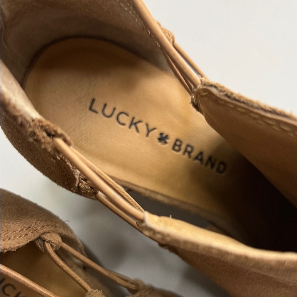 Women's Lucky Brand Tan Wedge Sandals size 8 - Picture 2 of 9